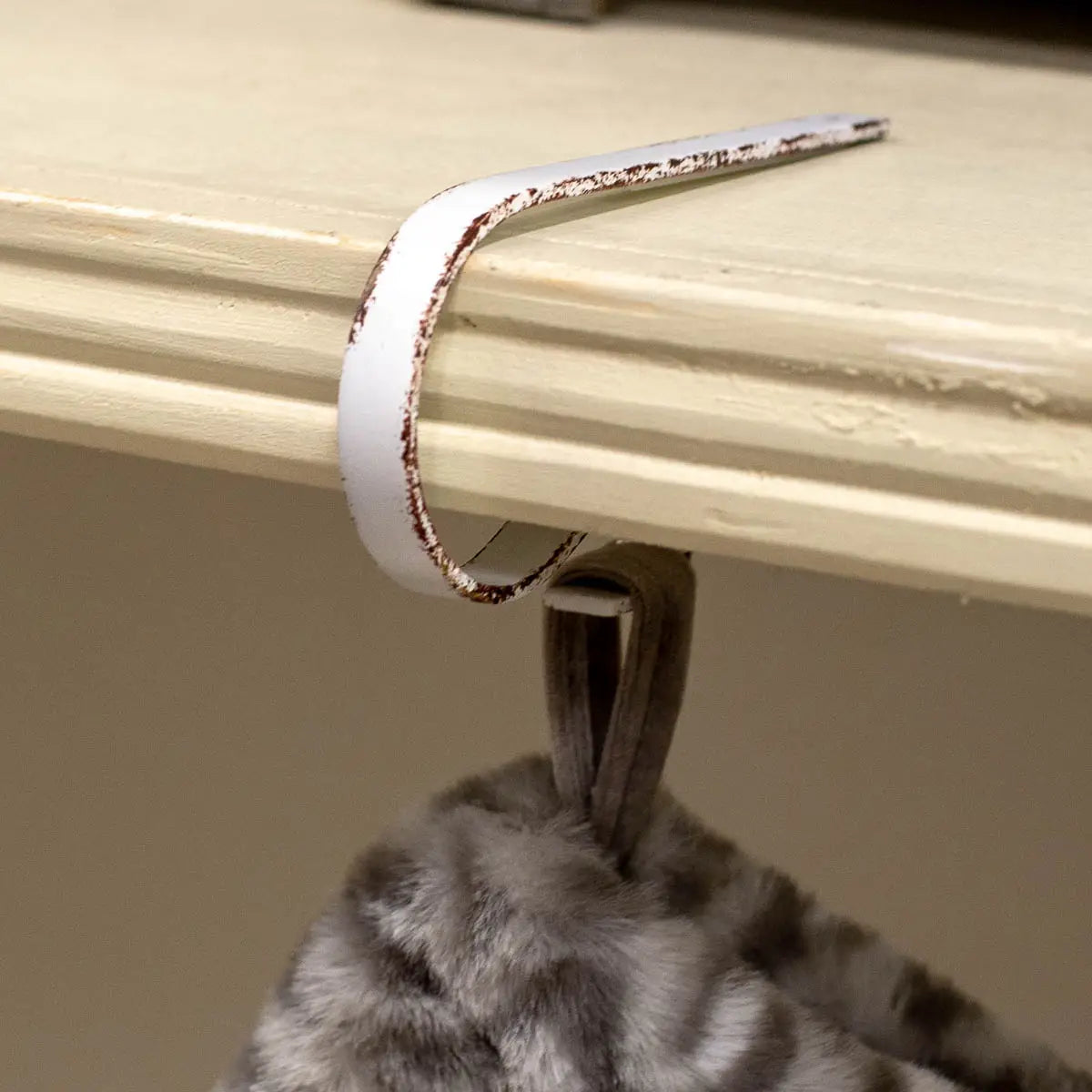 Metal Stocking Hook Antique White 0.5x2.25x5