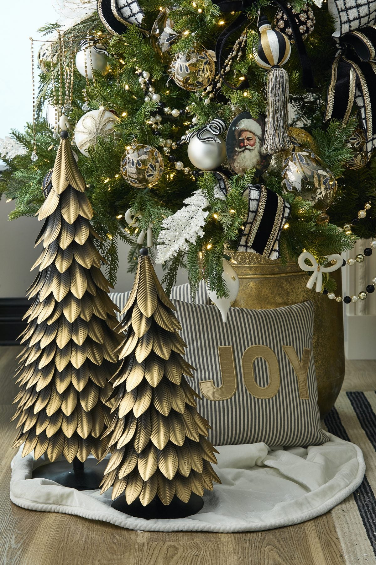 Midnight Majesty designer tree collection