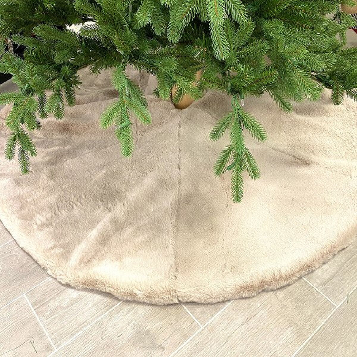64" Reversible Faux Fur Tree Skirt – Beige