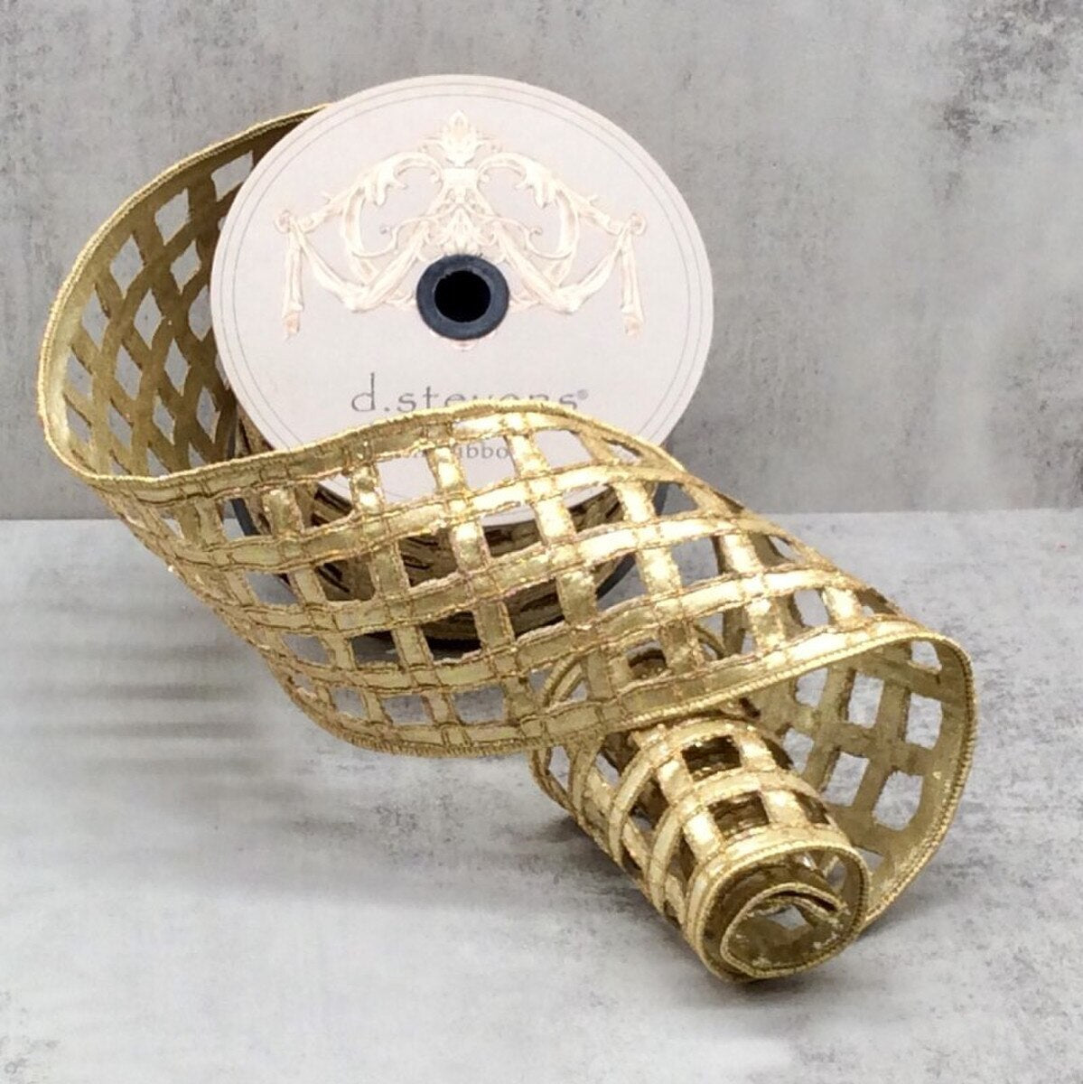 4.25 x 10yds metallic dupion clairvaux windowpane, gold