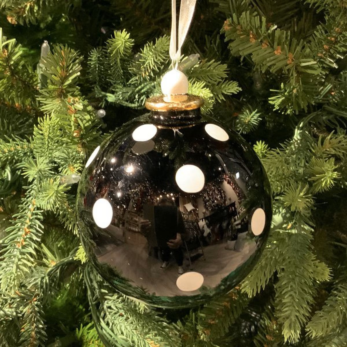 100mm hand-blown polka dot bauble porcelain cap, white-black MULTIPLES 6