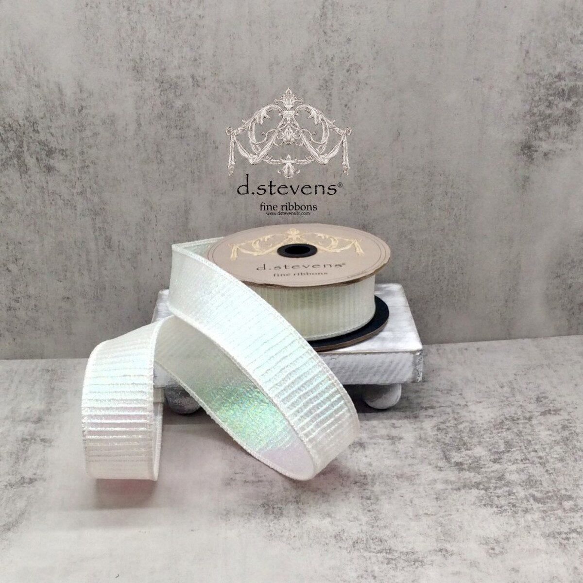 1.5" x 10yds Pleated Lame Ribbon – Iridescent
